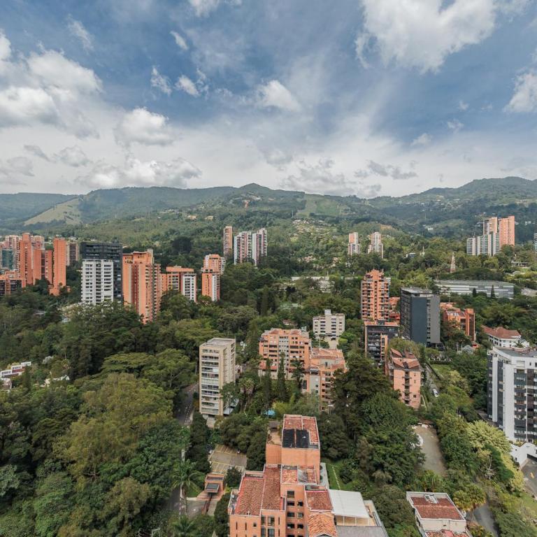 Grand by iHost - Penthouse Apartment - 11