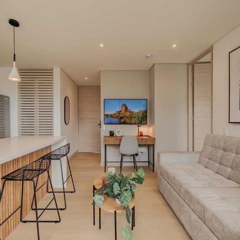 Grand by iHost - Penthouse Apartment - 4