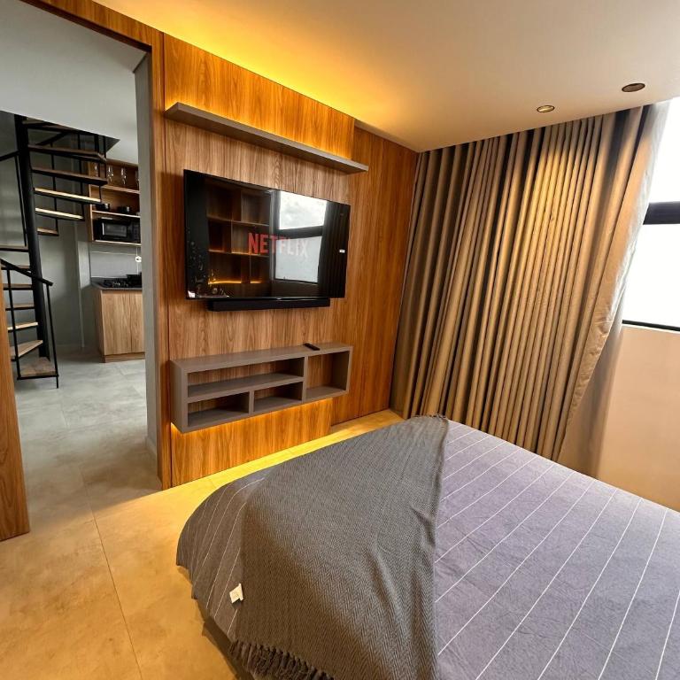 Luxury PH Whirlpool Tub AC Fast WiFi - Apartment - 13