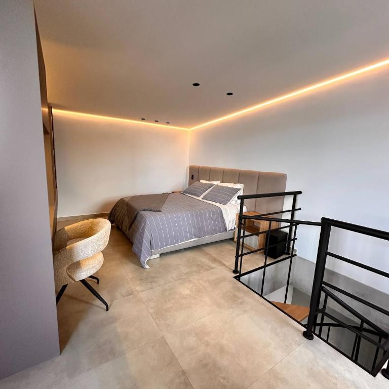 Luxury PH Whirlpool Tub AC Fast WiFi - Apartment - 37