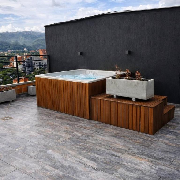 Luxury PH Whirlpool Tub AC Fast WiFi - Apartment - 42
