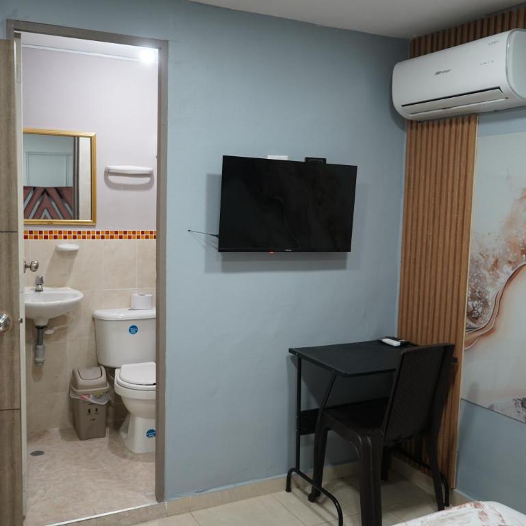 Casa Mango - Double Room with Private Bathroom - 5
