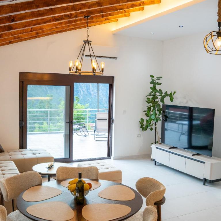 Boka MAJESTIC Apartment - Three-Bedroom Apartment - 4