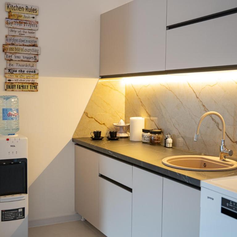 Boka MAJESTIC Apartment - Three-Bedroom Apartment - 9