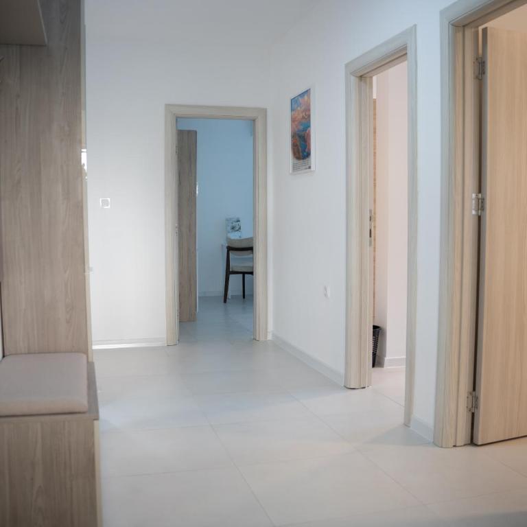 Boka MAJESTIC Apartment - Three-Bedroom Apartment - 13