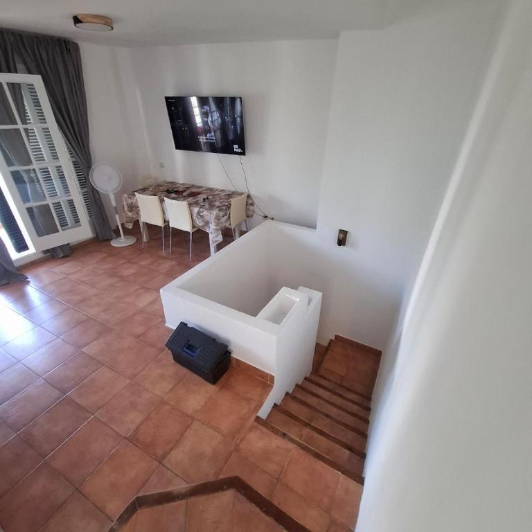 2BR Apartment & Pool & Terrace & Walk to Beach - Apartamento Deluxe de 2 dormitorios con vistas al jardín - 24