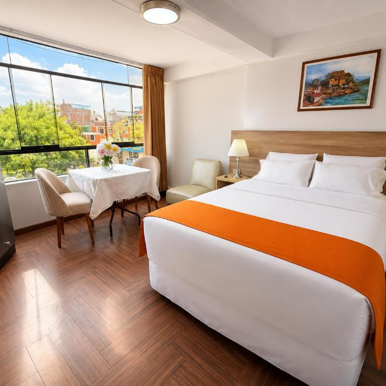 Hotel Plaza San Antonio Arequipa - Double Room with Private Bathroom and Park View - 5