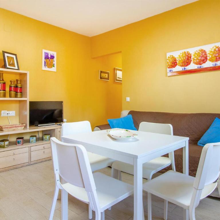 Nice Home In Torrevieja - Two-Bedroom House - 4