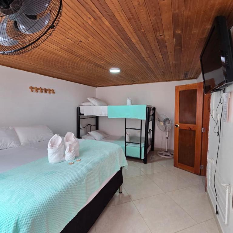 Hotel El Balcon de madera - Habitación Cuádruple Económica - 6