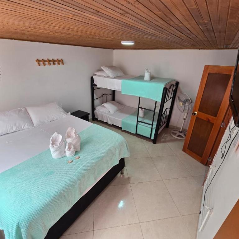 Hotel El Balcon de madera - Habitación Cuádruple Económica - 7