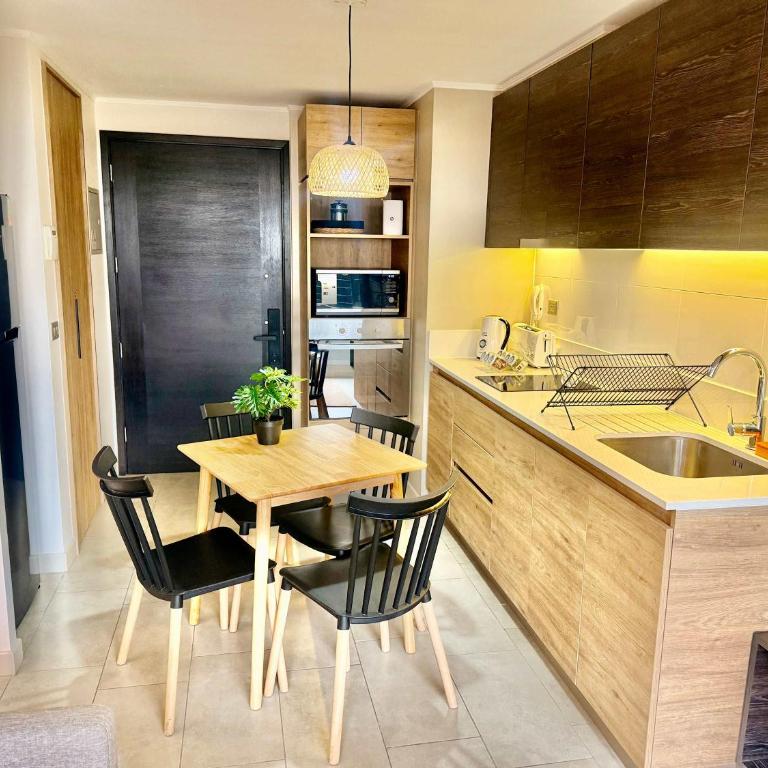New and modern excellent connectivity - Apartment - 15