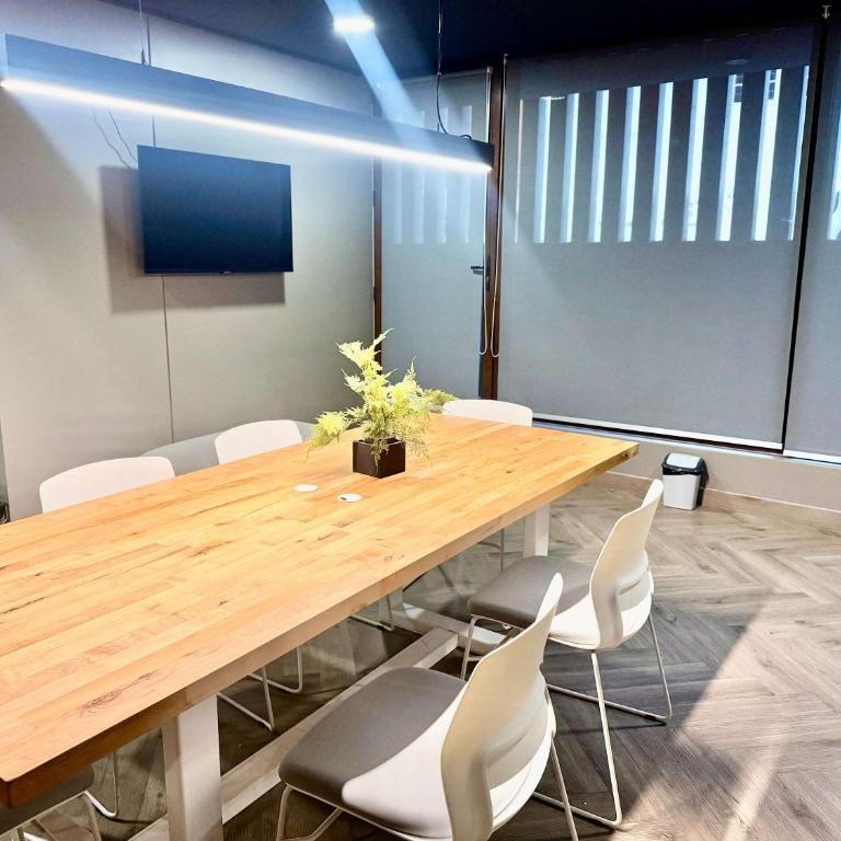 New and modern excellent connectivity - Apartment - 29