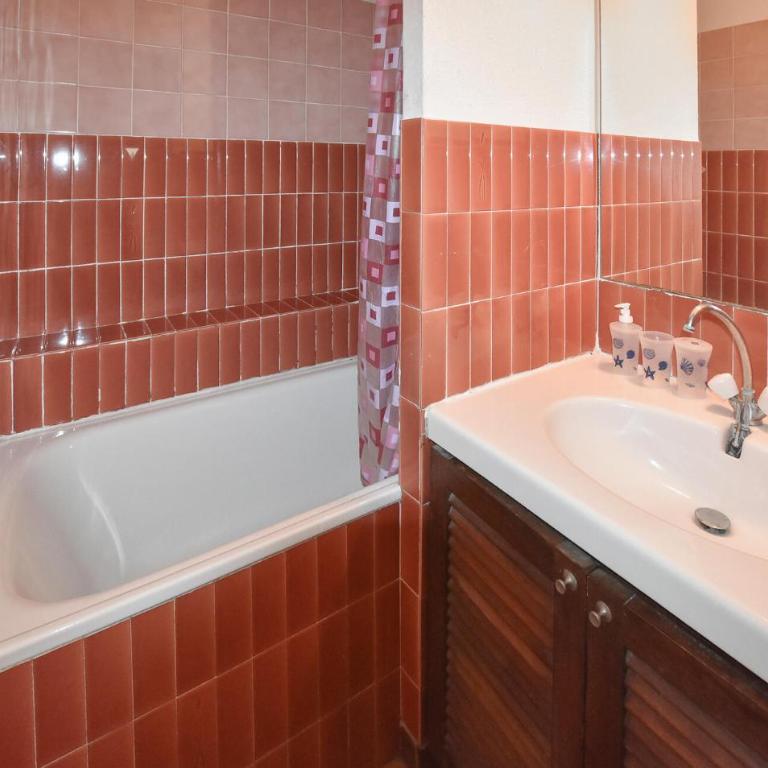 1 Bedroom Beautiful Apartment In Le Grau-Du-Roi - Appartement 1 Chambre - 10