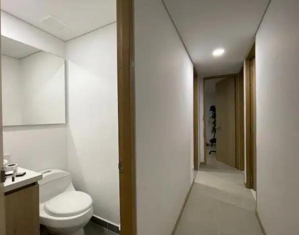 La mejor vista de Medellin, Poblado 3 habitaciones - Three-Bedroom Apartment - 35