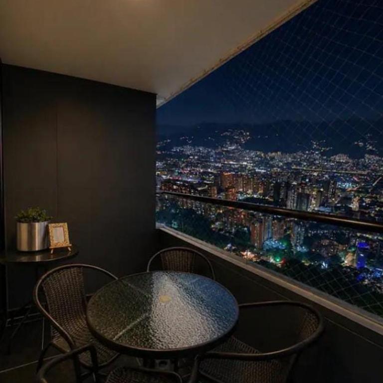 La mejor vista de Medellin, Poblado 3 habitaciones - Three-Bedroom Apartment - 37