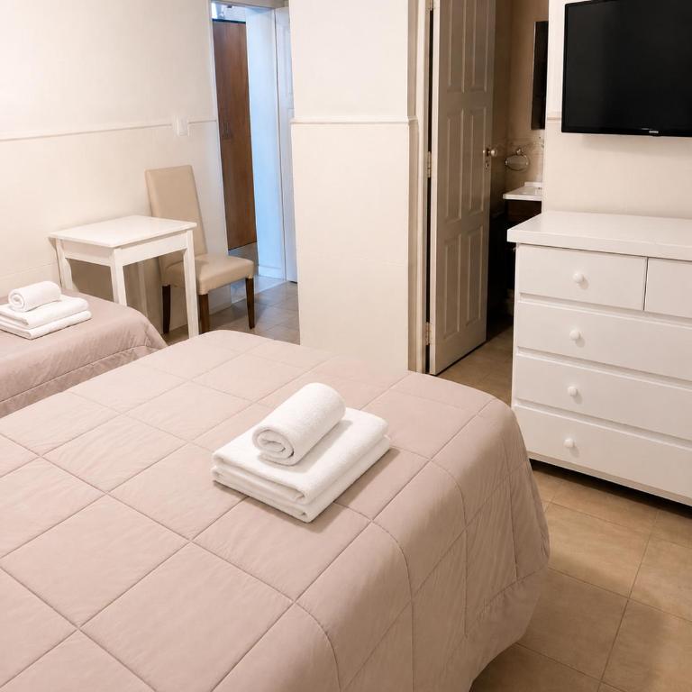 Kin Hotel - Habitación Triple - 1