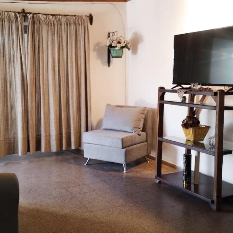 Accommodation in Uspallata for 6 people - Three-Bedroom House - 1