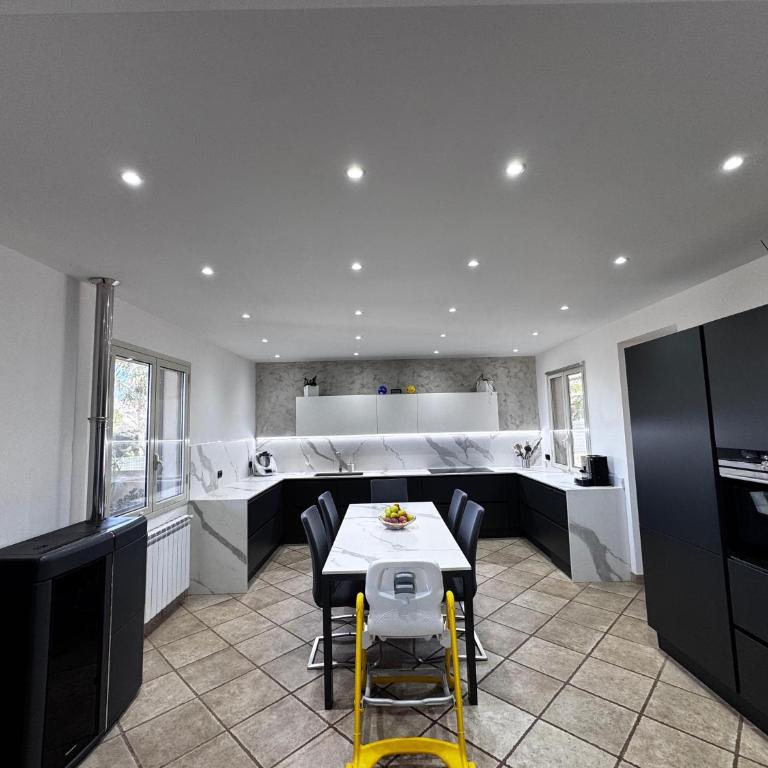 Dimora del Principe - Appartamento Premium con 3 Camere da Letto e Balcone - 27