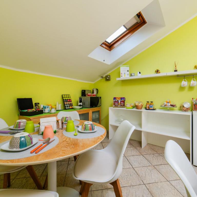 B&B Portanova - Family Suite with Balcony - 71