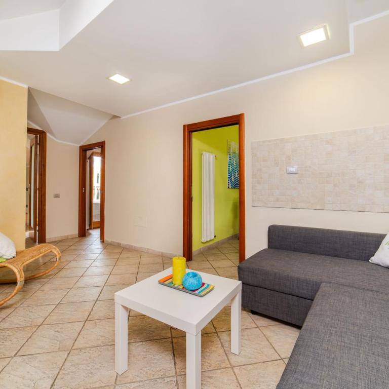 B&B Portanova - Family Suite with Balcony - 62