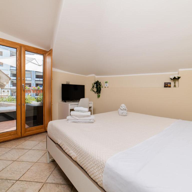 B&B Portanova - Family Suite with Balcony - 59