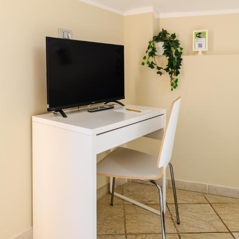 B&B Portanova - Family Suite with Balcony - 72