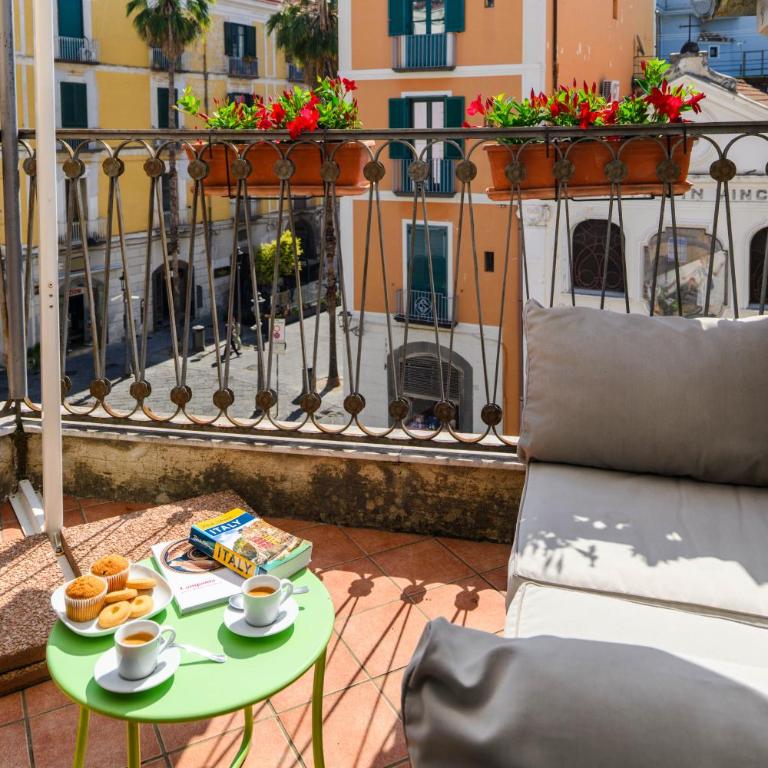 B&B Portanova - Family Suite with Balcony - 76
