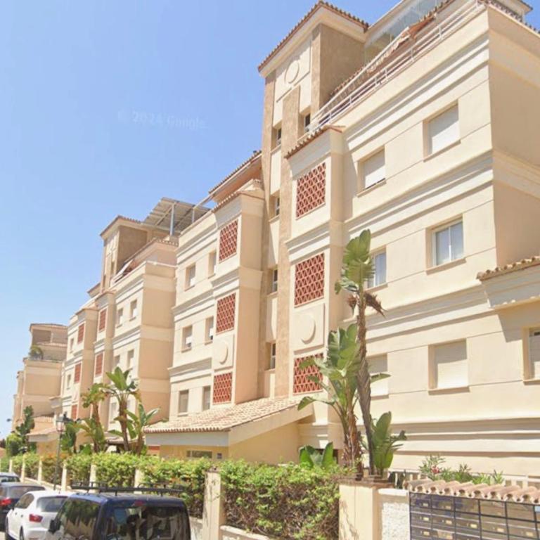 Relax & Swim Apartment - Three-Bedroom Apartment - 13
