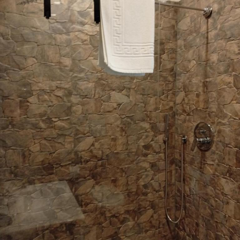 Borgo Double V - Deluxe Quadruple Room - 11