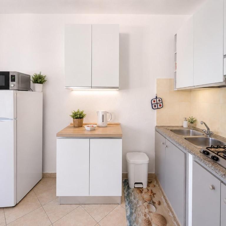 Conchiglia Family & Pet Friendly - Fenced Garden - 2BR - Near the Sea - Wi-Fi - AC - BBQ - Casa con 2 Camere da Letto - 10