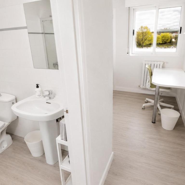 Residencia Universitaria "RUDMA HOSPITAL DEL REY" - Chambre Simple Standard - 3