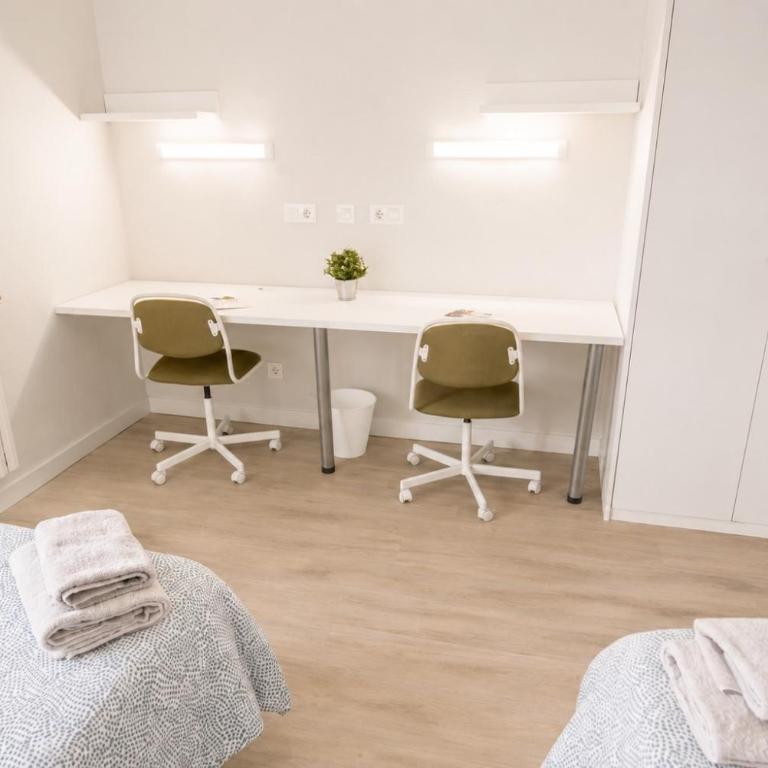 Residencia Universitaria "RUDMA HOSPITAL DEL REY" - Chambre Lits Jumeaux - 2
