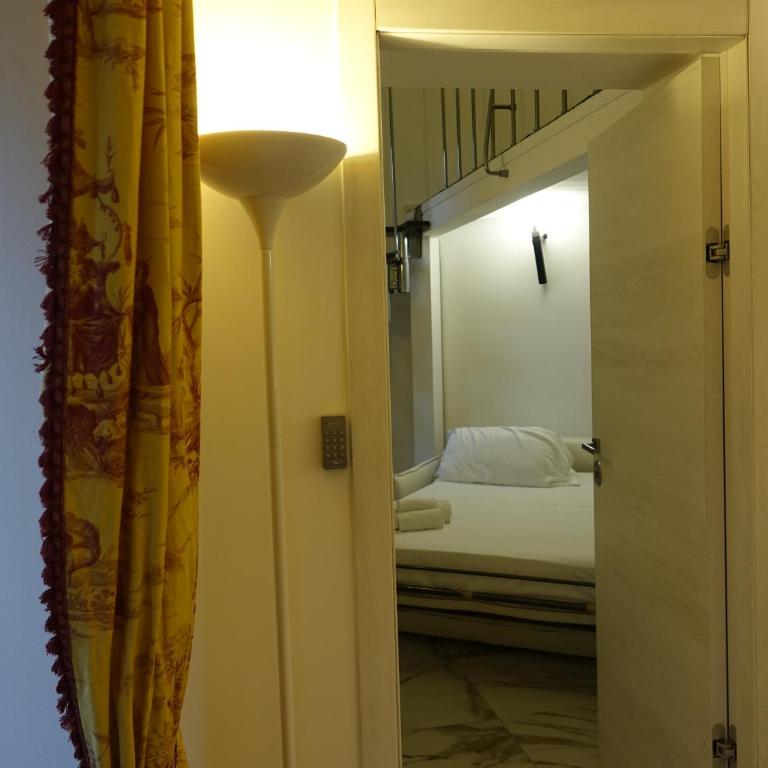 Helmirage Luxury Fori Imperiali - Camera King Superior - 10