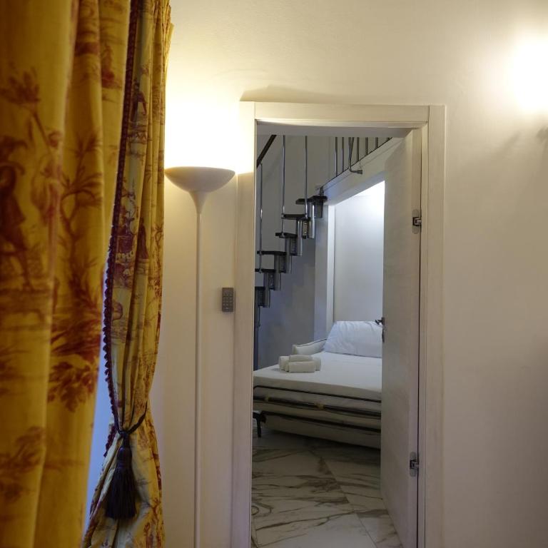 Helmirage Luxury Fori Imperiali - Camera King Superior - 9
