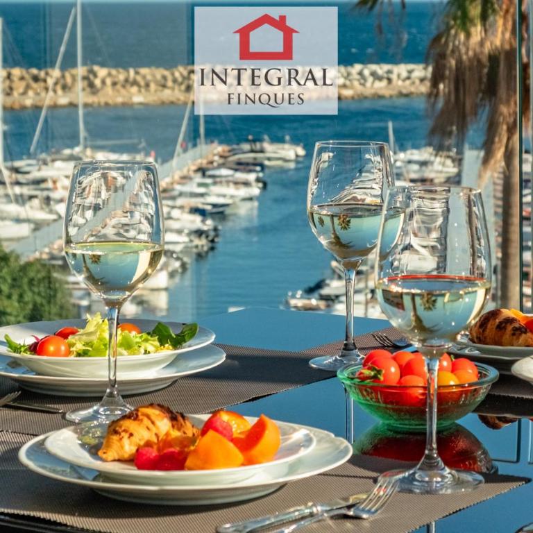 Port Nou Apartament Palamós - Three-Bedroom Apartment - 2