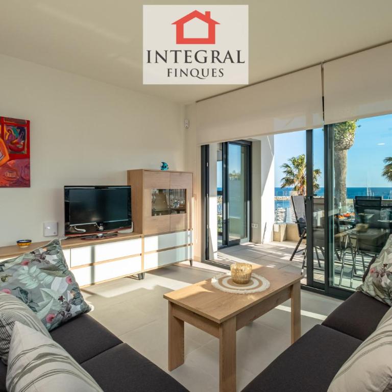 Port Nou Apartament Palamós - Three-Bedroom Apartment - 6