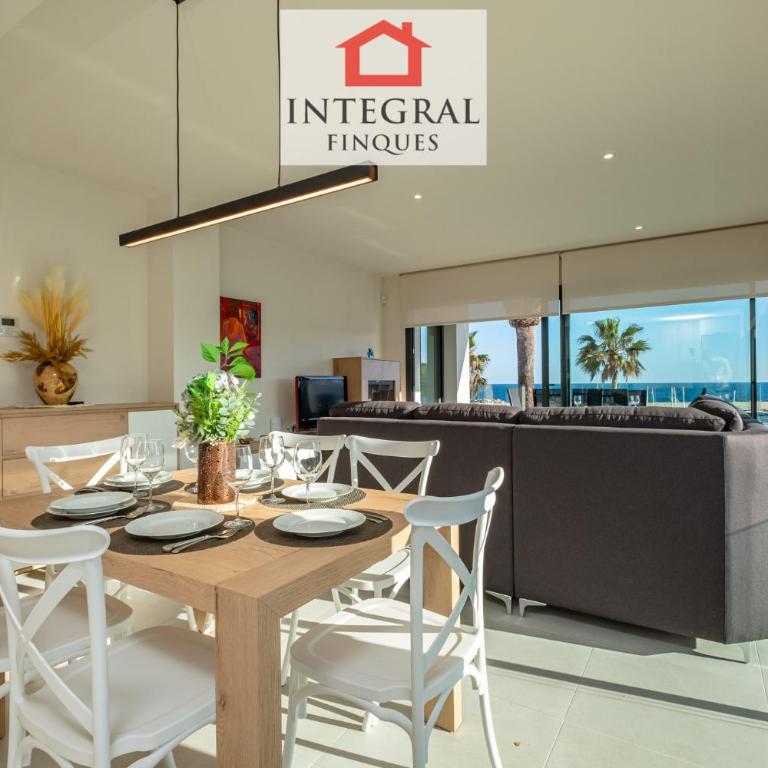 Port Nou Apartament Palamós - Three-Bedroom Apartment - 9