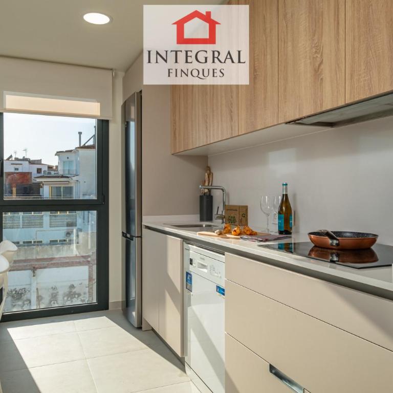 Port Nou Apartament Palamós - Three-Bedroom Apartment - 11