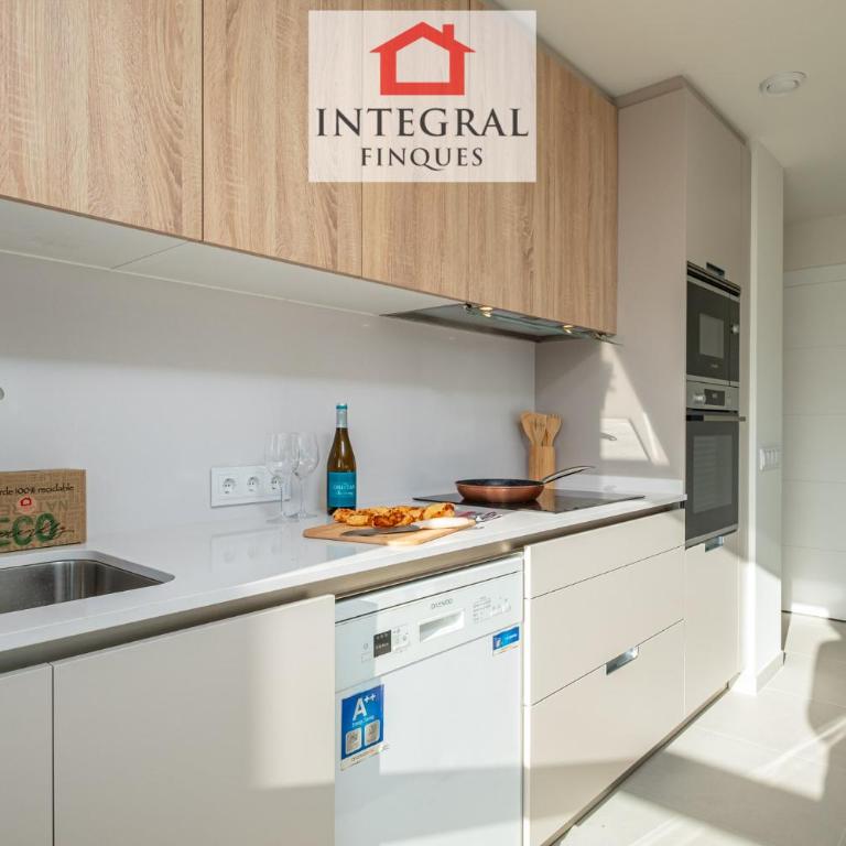 Port Nou Apartament Palamós - Three-Bedroom Apartment - 12