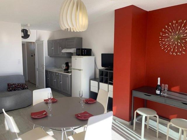 408 Appartement 2-4 pers Héliopolis K vue mer - One-Bedroom Apartment with Balcony and Sea View - 10