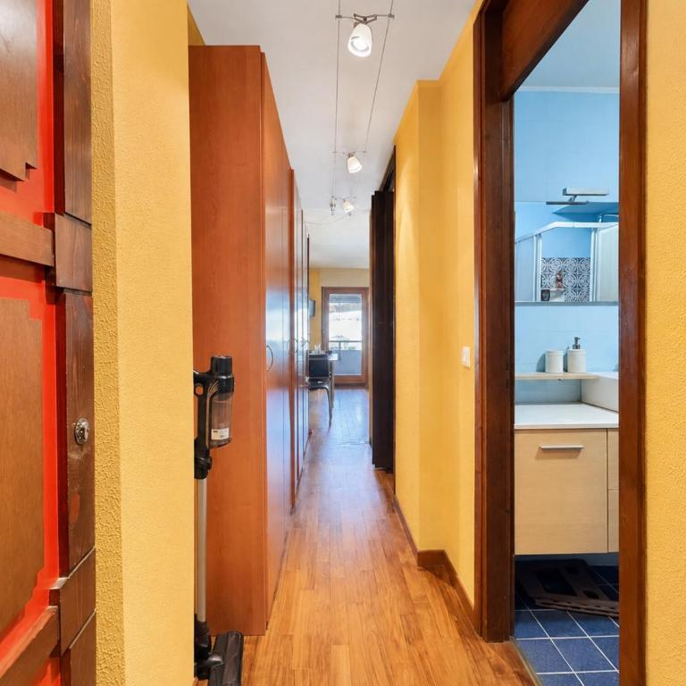 Hostdomus - City Center Apartment - Monolocale con Balcone - 3
