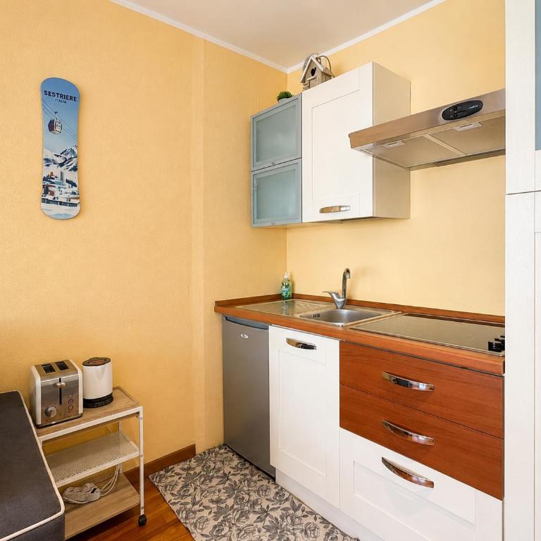 Hostdomus - City Center Apartment - Monolocale con Balcone - 8