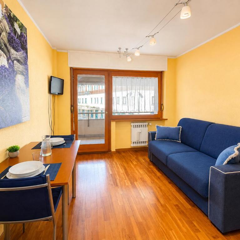Hostdomus - City Center Apartment - Monolocale con Balcone - 1
