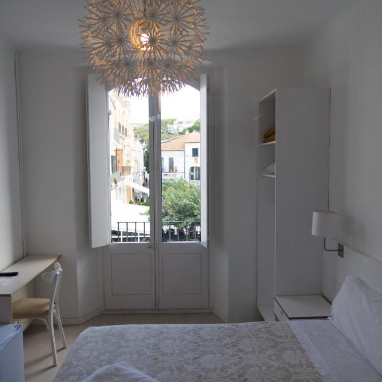 Hostal Marina Cadaqués - Habitación Doble con terraza - 1 o 2 camas - 2