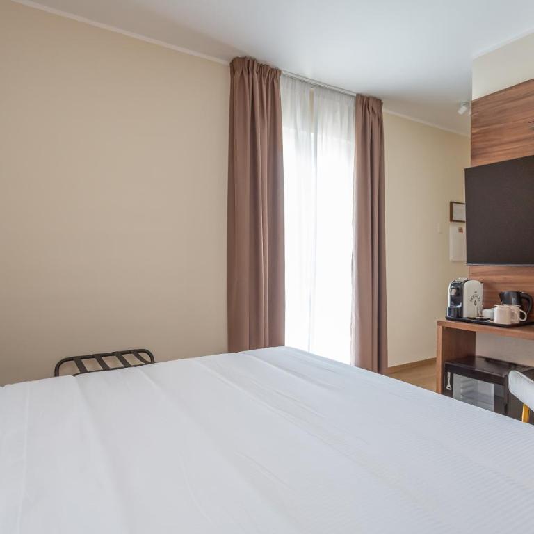 Guest House Venus - Lumys Fiumicino - Camera Matrimoniale Superior - 23