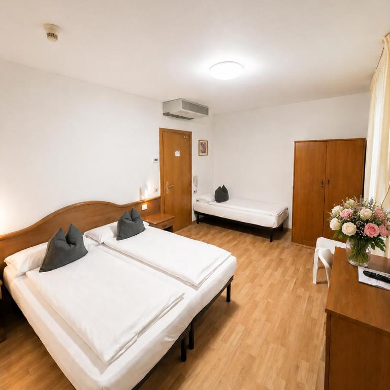 Athos Hotel - Camera Tripla - 1