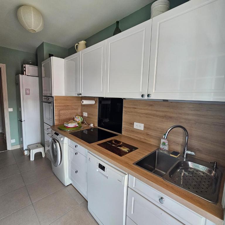Vue mer-hippodrome à 2 pas de la mer et de la gare - Appartement 1 Chambre - 10