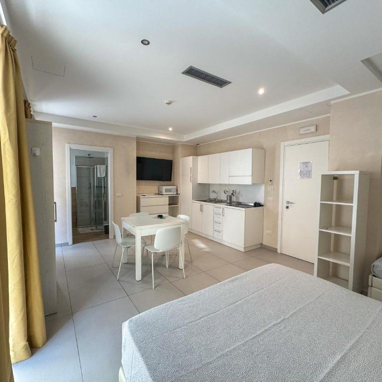 White Suite & Apartments - Monolocale - 4