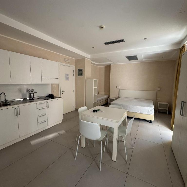 White Suite & Apartments - Monolocale - 2