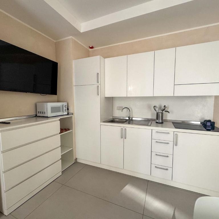 White Suite & Apartments - Monolocale - 3